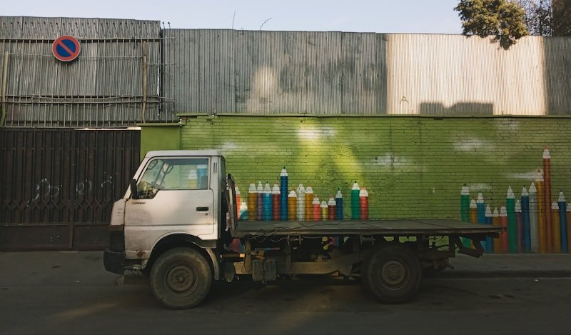 Diesel fuel tanker truck for bulk commercial delivery